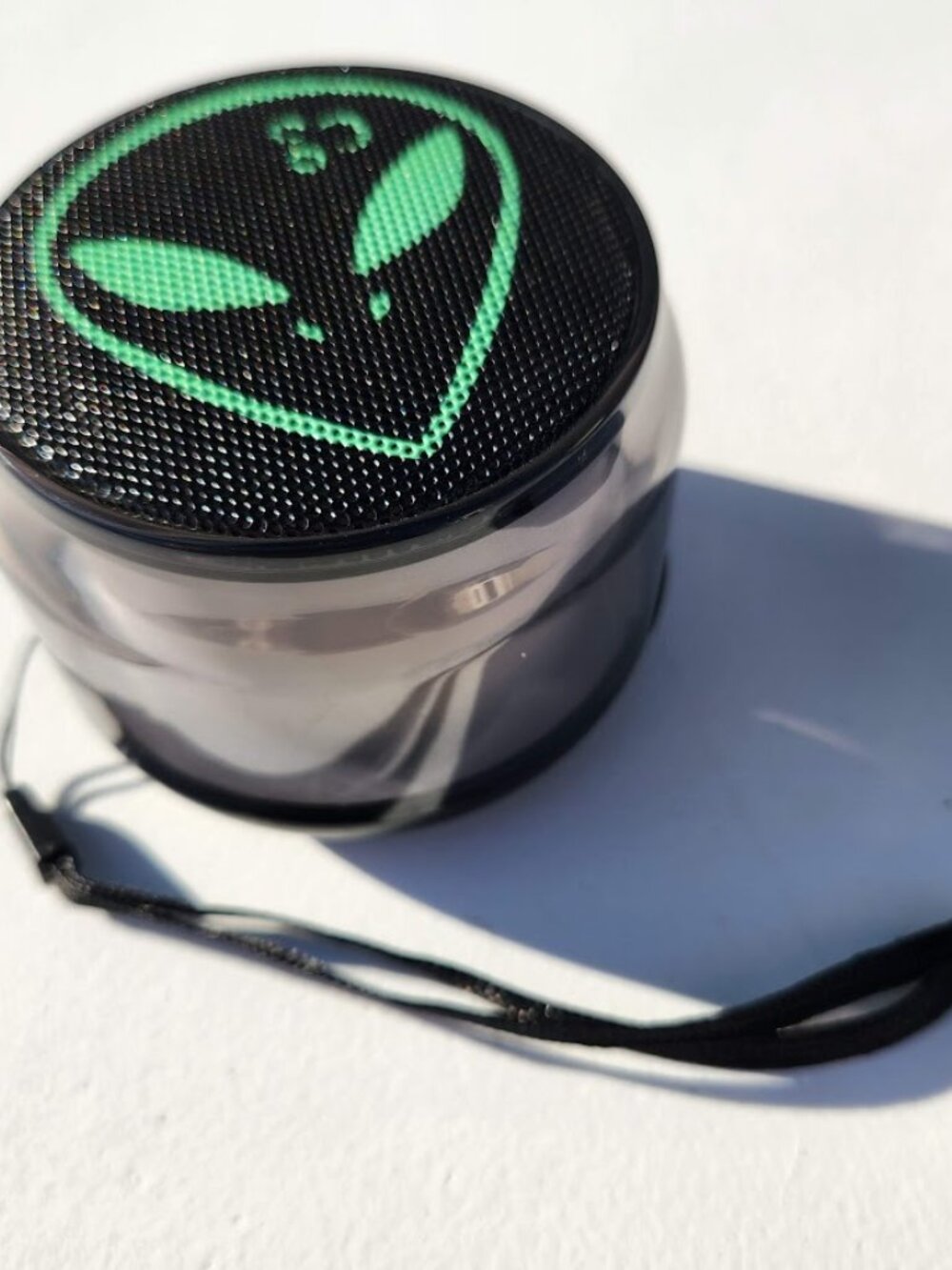 New Alien Bluetooth Portable Speaker LED Lights Rechargeable Battery - Recharges